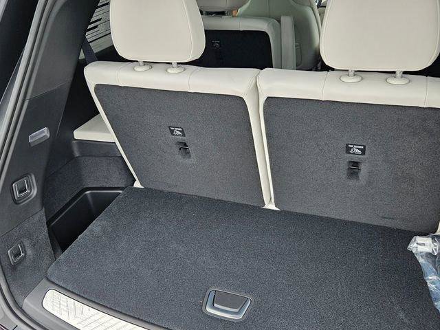 New 2026 Cadillac Vistiq Luxury AWD/4WD image 21