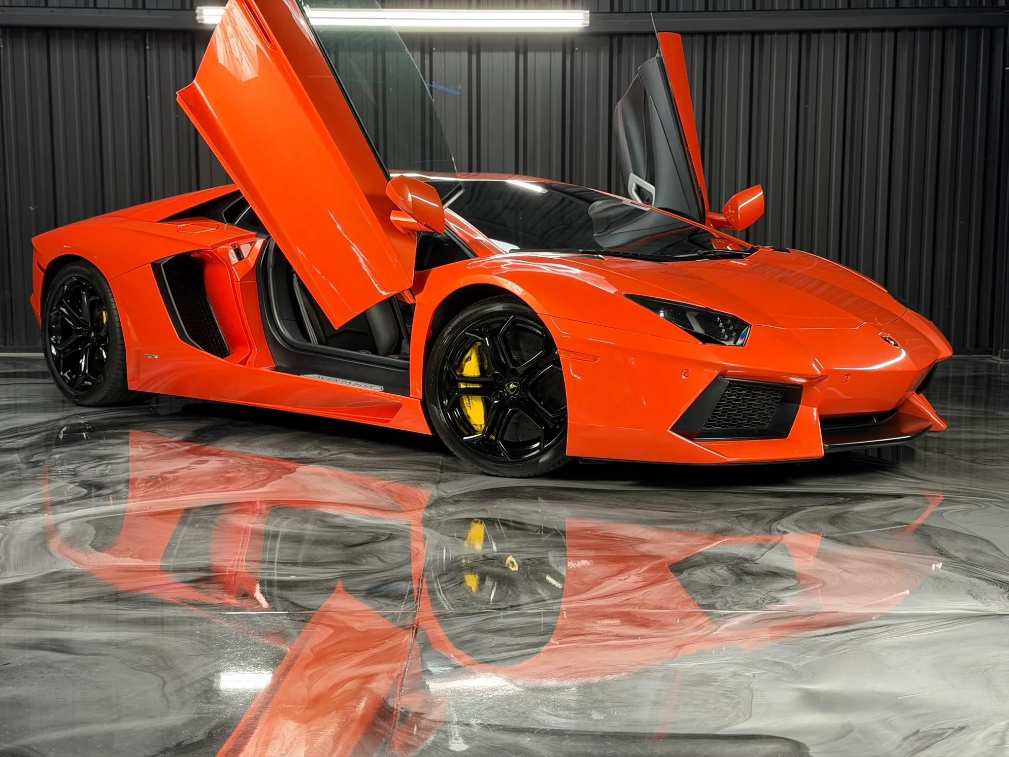 Used 2012 Lamborghini Aventador LP 700-4 AWD/4WD image 2