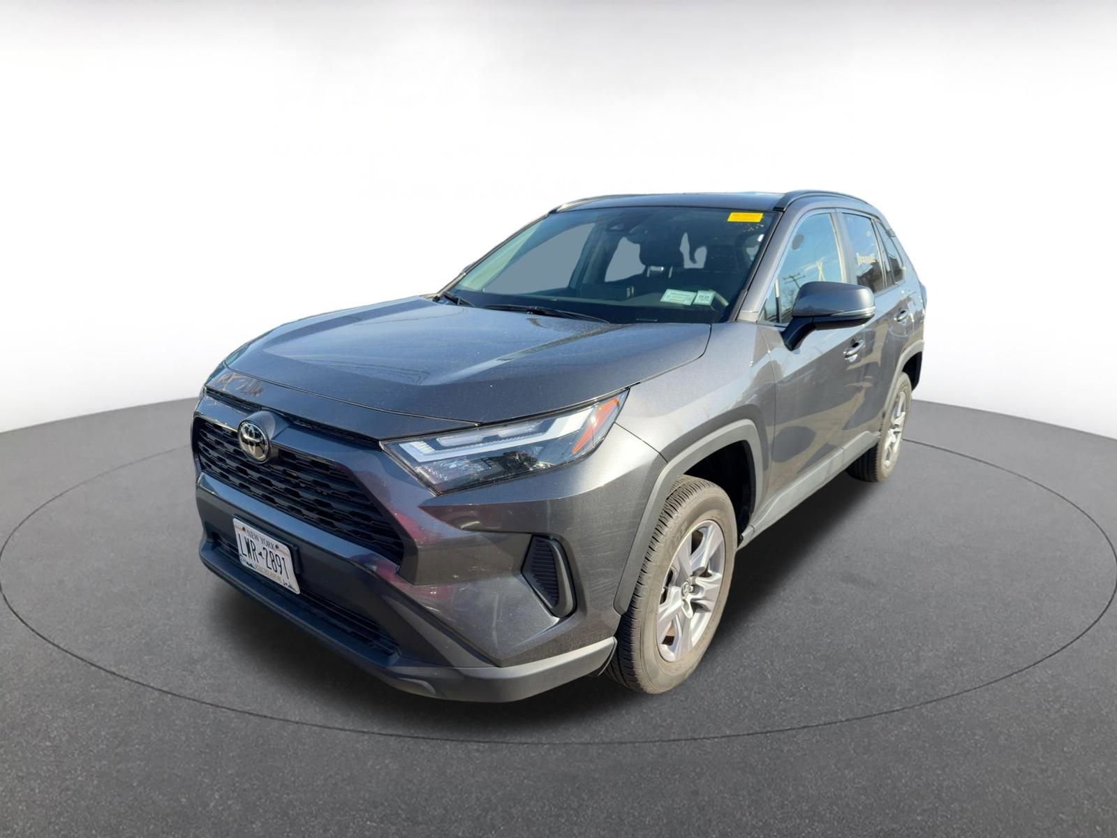 Used 2025 Toyota RAV4 XLE image 4
