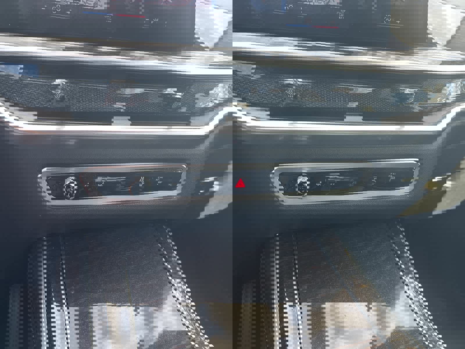 Used 2023 BMW X7 xDrive40i image 31