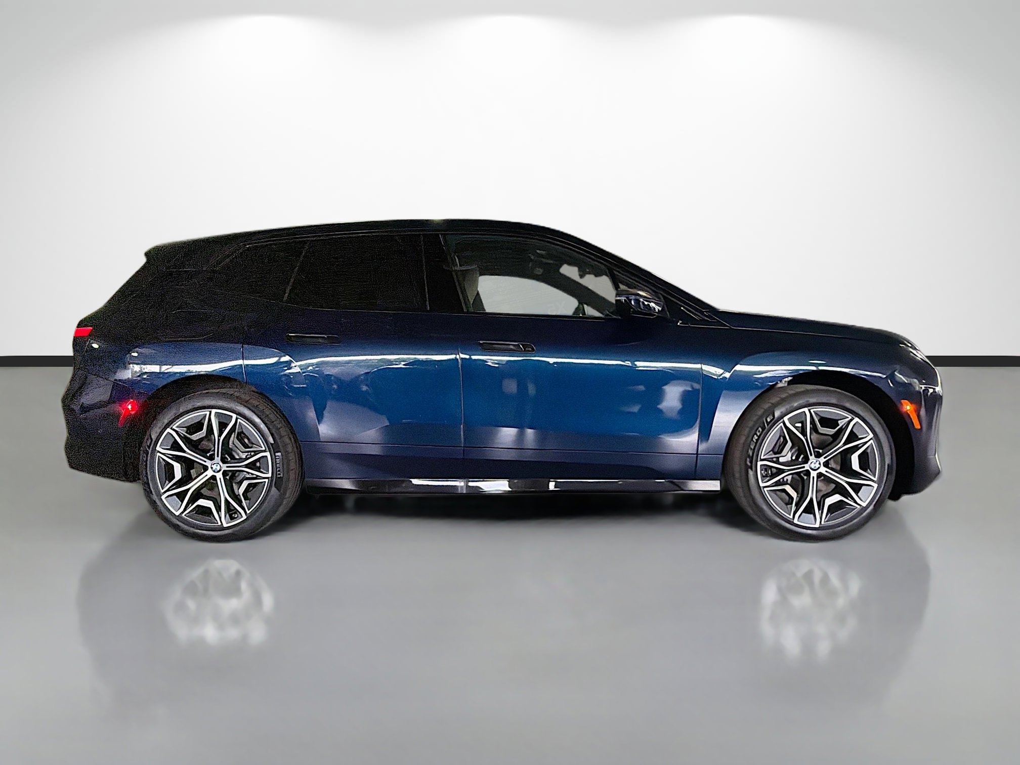 New 2026 BMW iX xDrive45 w/ Premium Package image 2