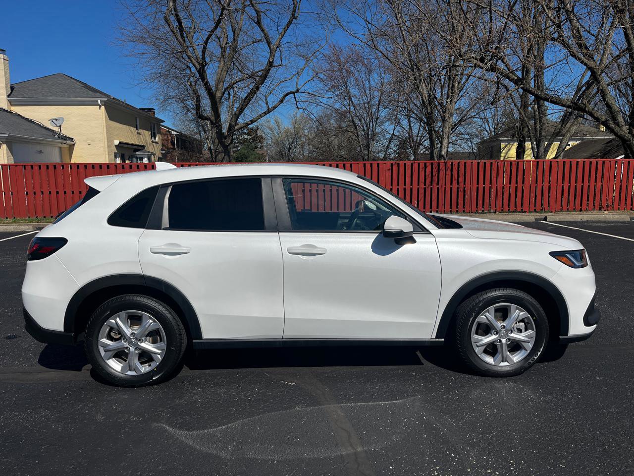 Used 2023 Honda HR-V LX image 2