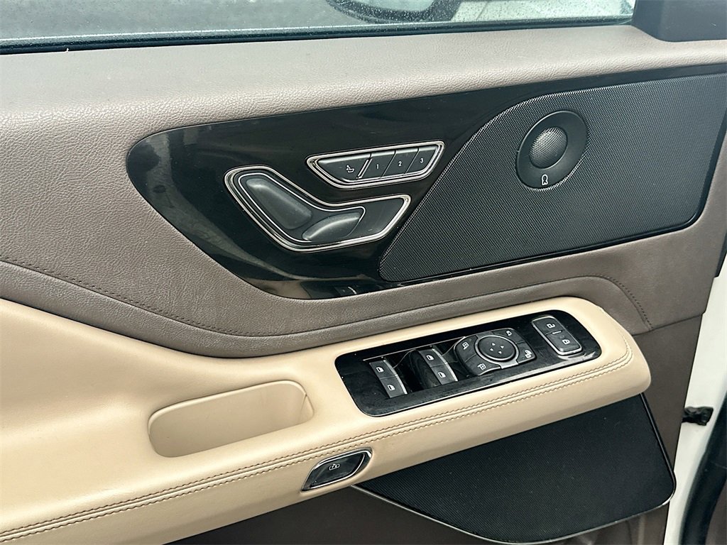 Used 2022 Lincoln Aviator Reserve w/ Equipment Group 201A image 21