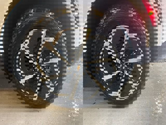 New 2025 Chevrolet Equinox EV LT image 38