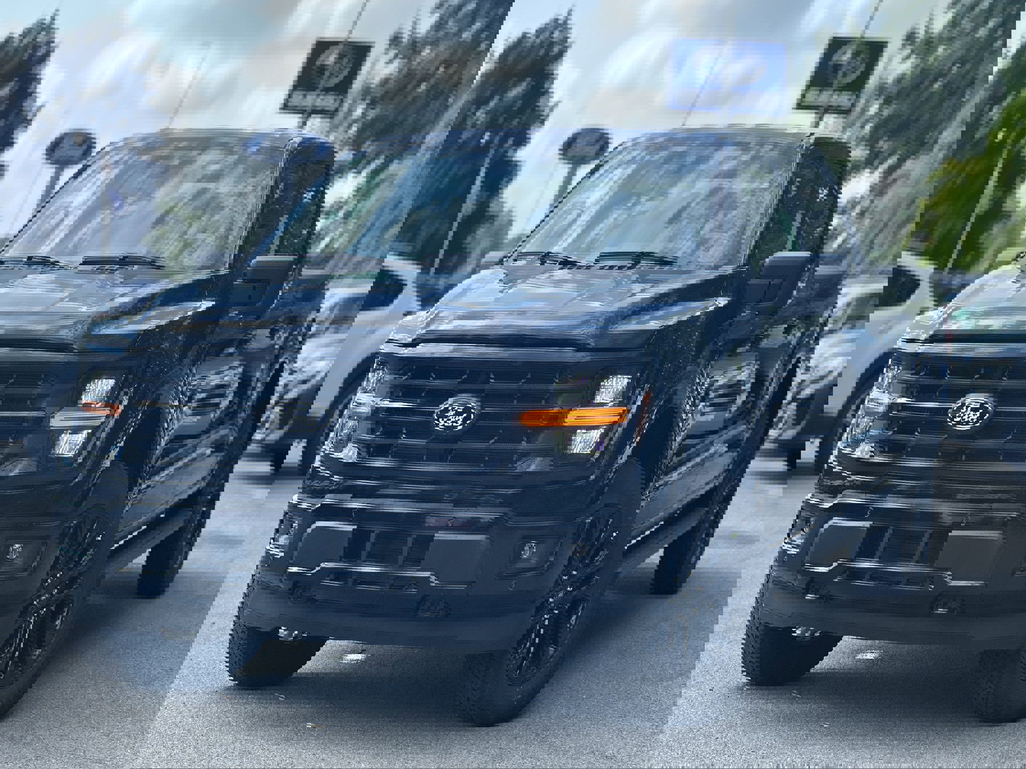 New 2025 Ford F150 XLT w/ Equipment Group 302A MID