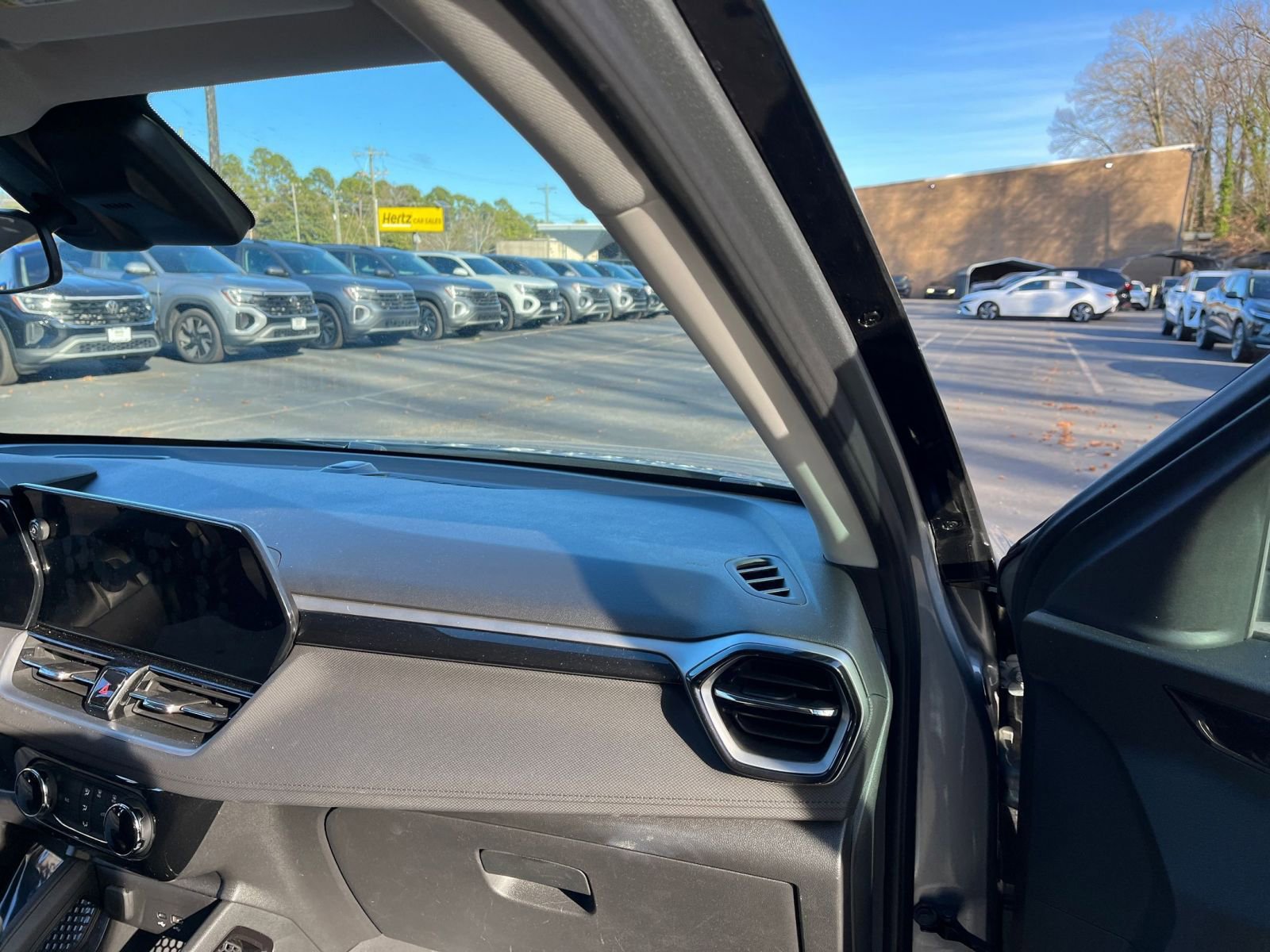 Used 2025 Chevrolet TrailBlazer LT image 33