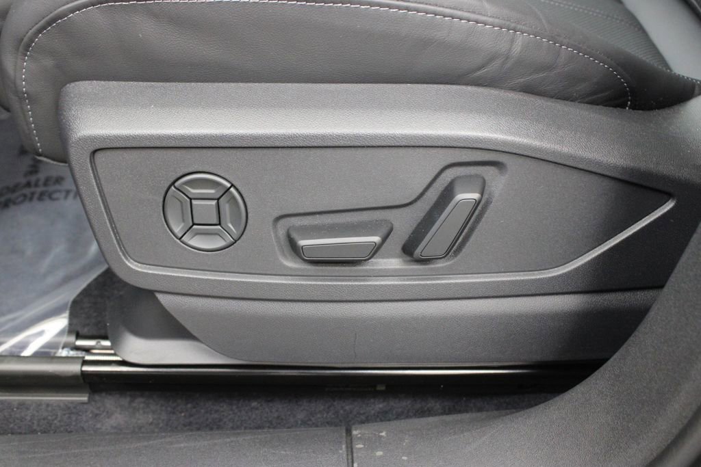 New 2025 Audi Q5 Prestige image 18