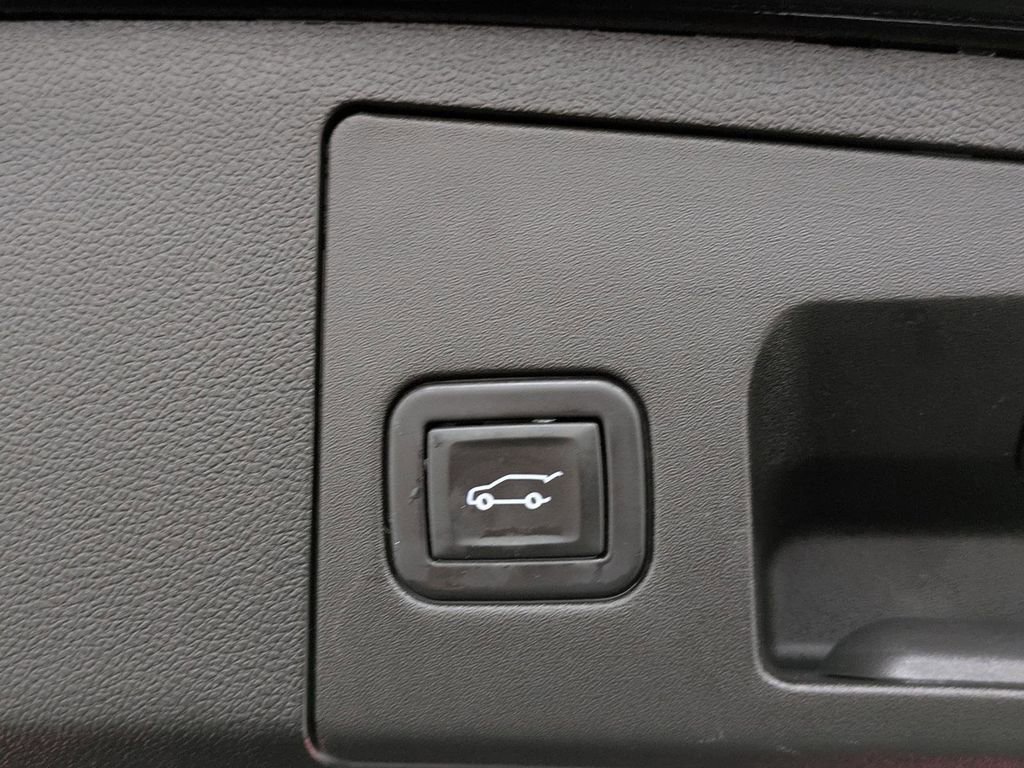 Used 2023 Cadillac XT4 Premium Luxury image 11