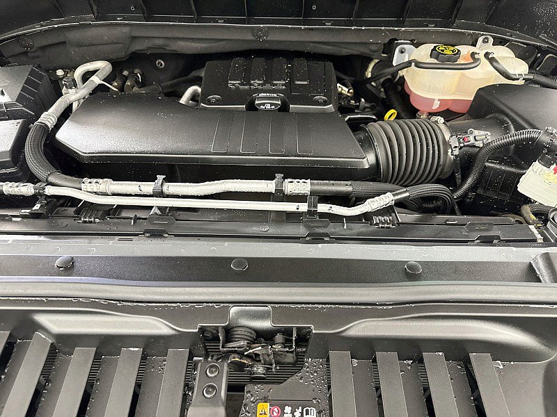 Used 2023 Chevrolet Silverado 1500 LT AWD/4WD image 29