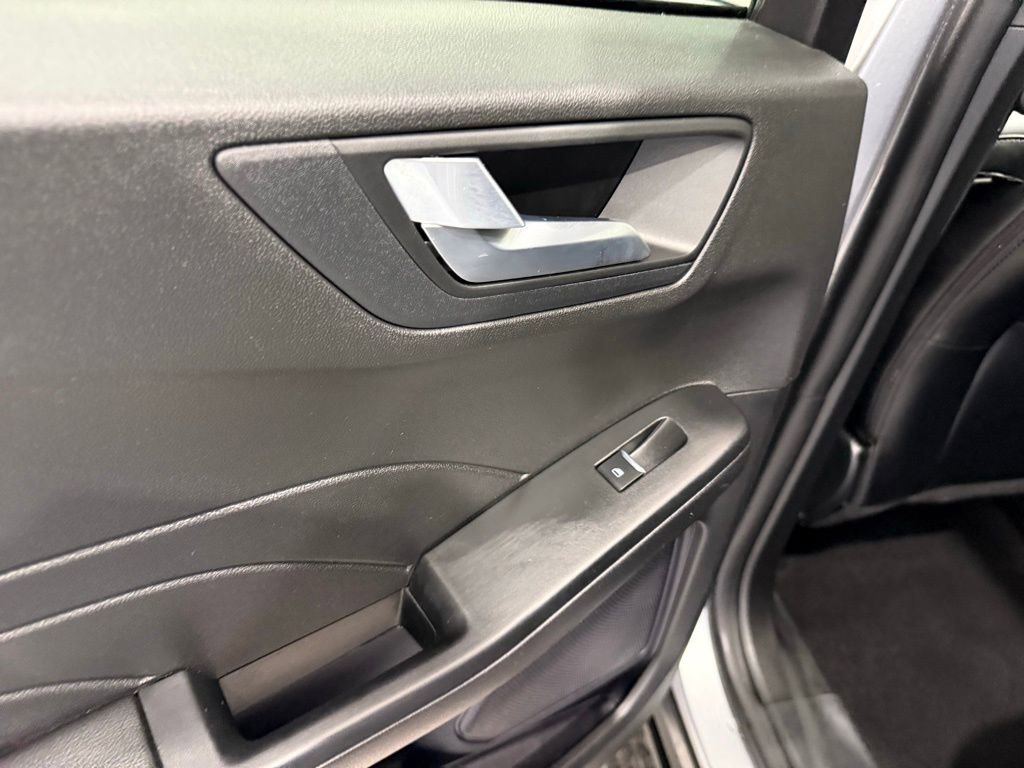 Used 2024 Ford Escape Platinum AWD/4WD image 21