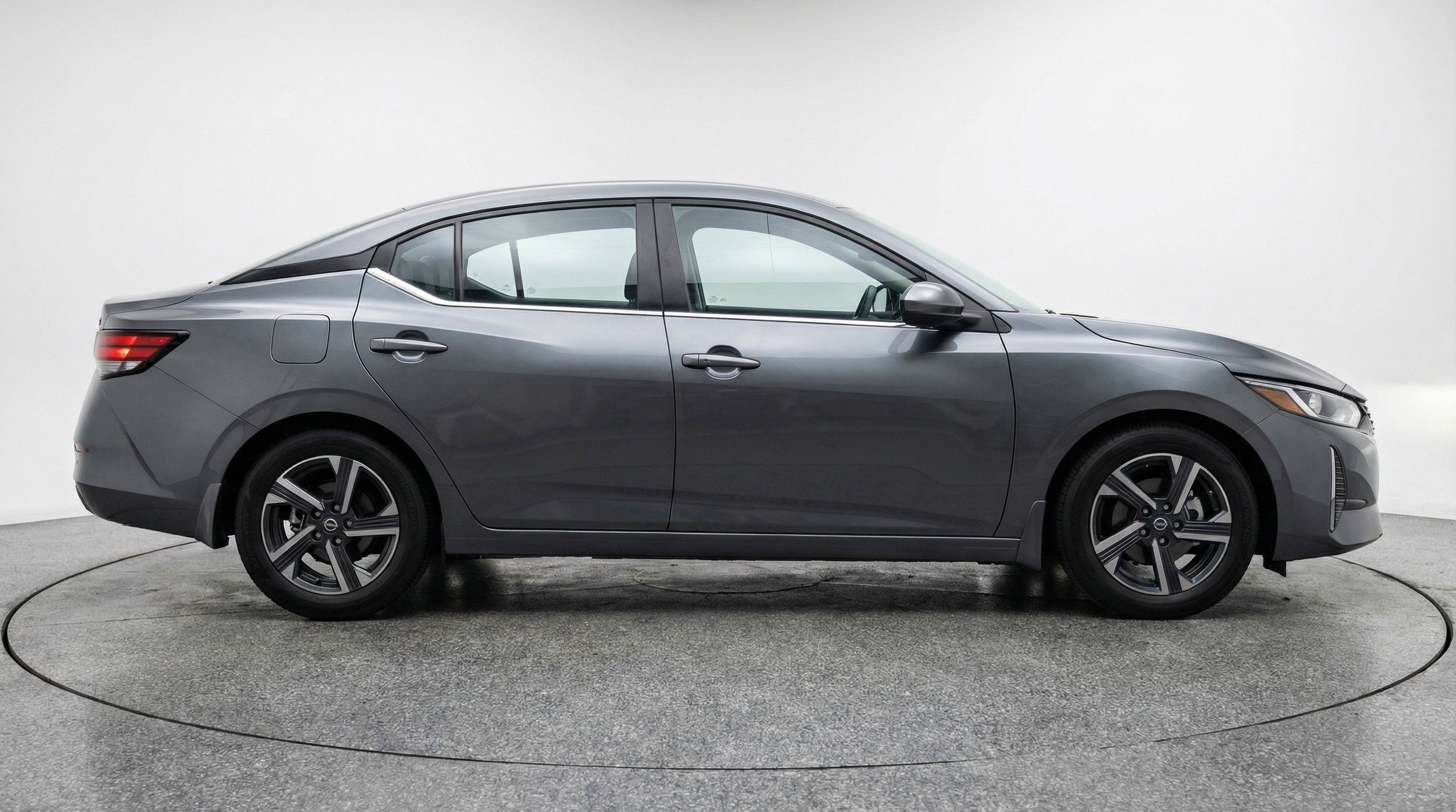 Used 2025 Nissan Sentra SV image 11