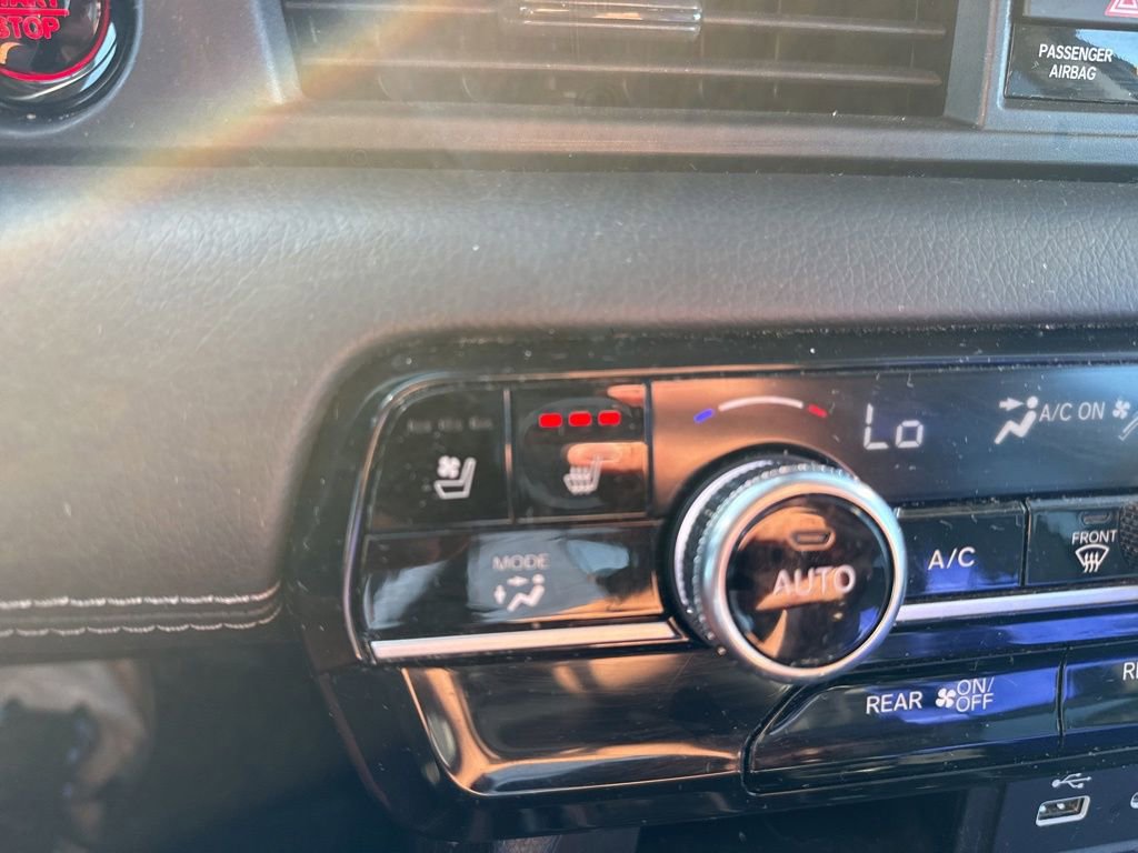 Used 2025 Honda Pilot Elite image 24
