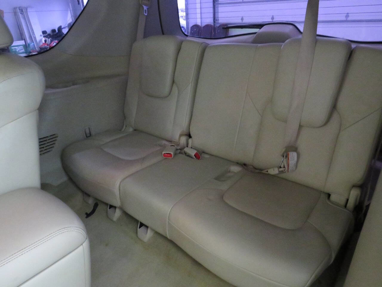 Used 2011 INFINITI QX56 4WD w/ Deluxe Touring Pkg image 12