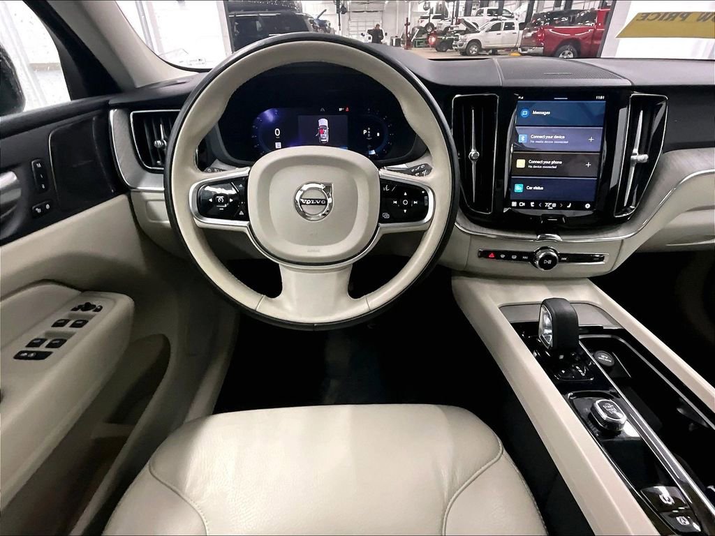 Used 2024 Volvo XC60 B5 Plus image 17