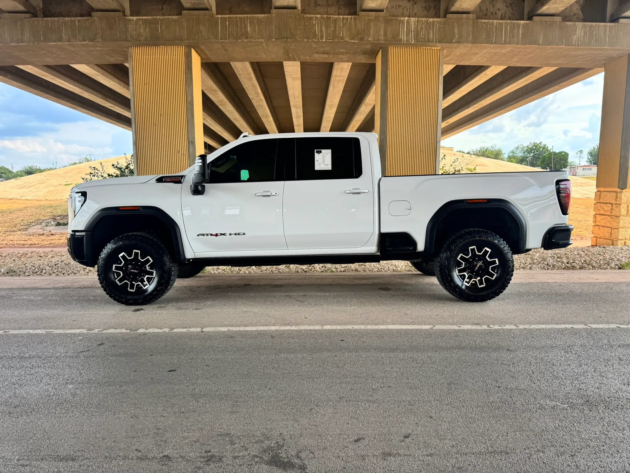 Used 2026 GMC Sierra 2500 AT4X AWD/4WD image 6