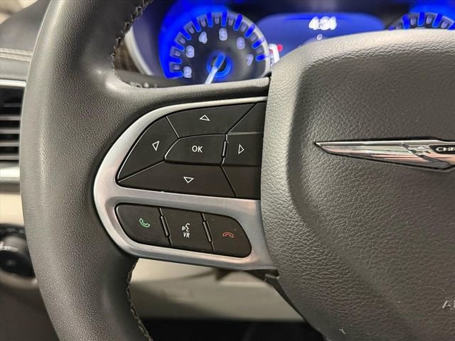 Used 2022 Chrysler Pacifica Limited image 26