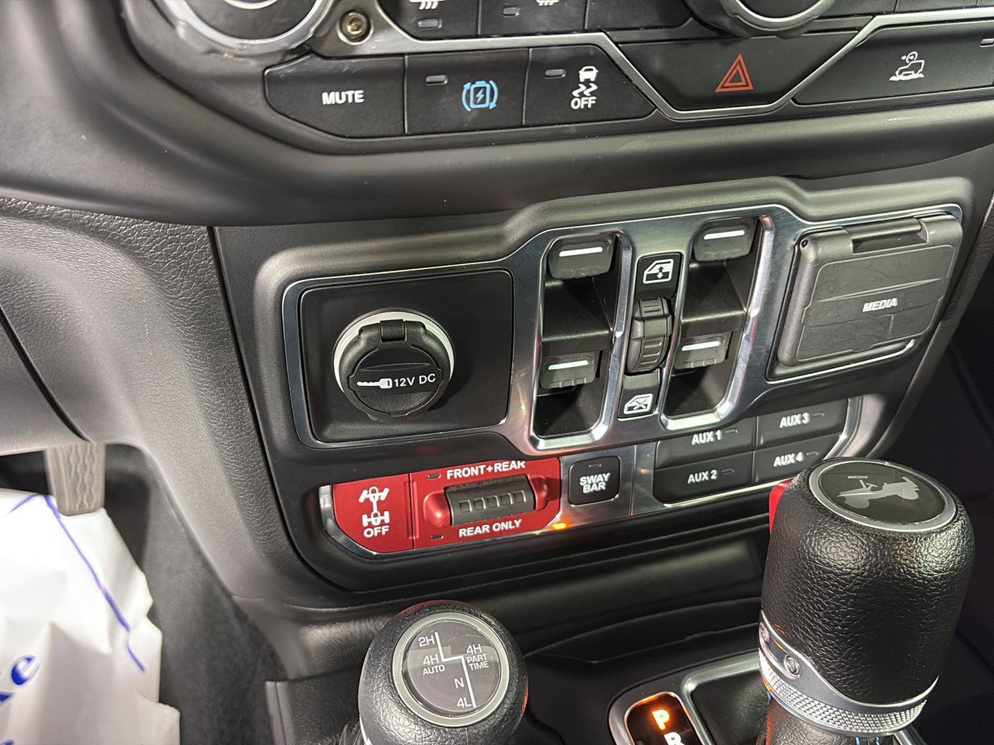 Used 2023 Jeep Wrangler Unlimited Rubicon 4xe w/ Cold Weather Group AWD/4WD image 41