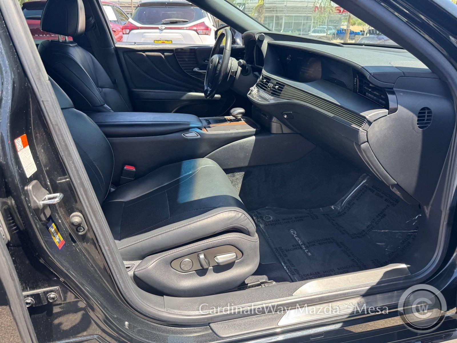 Used 2019 Lexus LS 500 w/ Accessory Package (Z1) RWD image 25