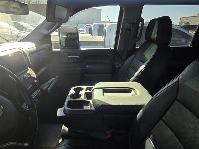 Used 2024 Chevrolet Silverado 2500 Custom w/ Custom Value Package image 9