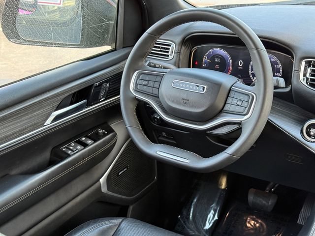 Used 2024 Jeep Wagoneer Series II w/ Flexible Seating Group RWD image 10