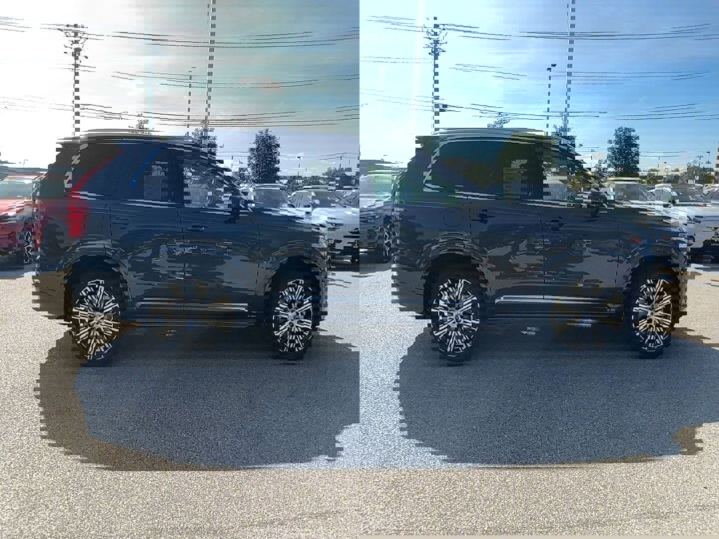 New 2025 Volvo XC90 T8 Core w/ Climate Package image 7