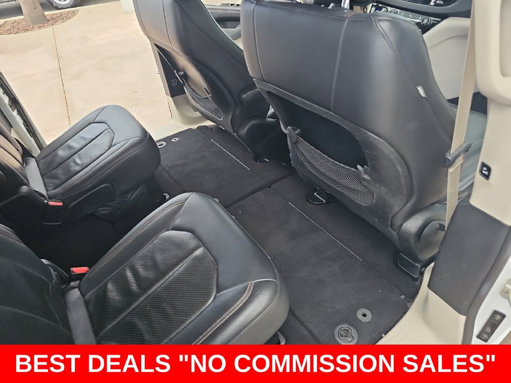 Used 2018 Chrysler Pacifica Touring-L FWD image 11