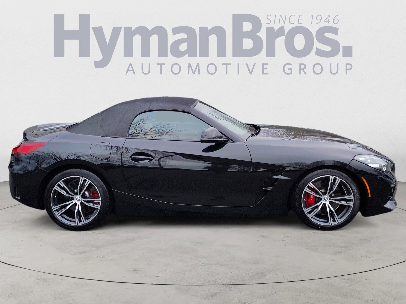 Used 2022 BMW Z4 M40i w/ Premium Package image 2