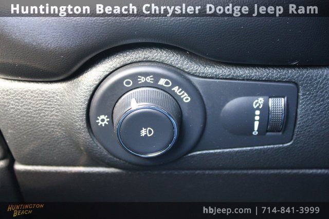 Used 2022 Dodge Durango SXT image 19