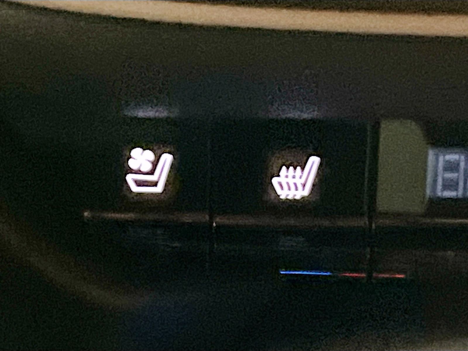 Used 2025 Chevrolet Blazer Premier w/ Driver Confidence II Package image 21