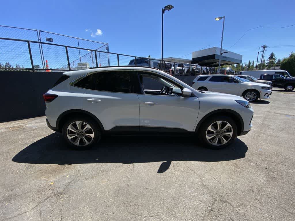 Used 2025 Ford Escape Platinum AWD/4WD image 7