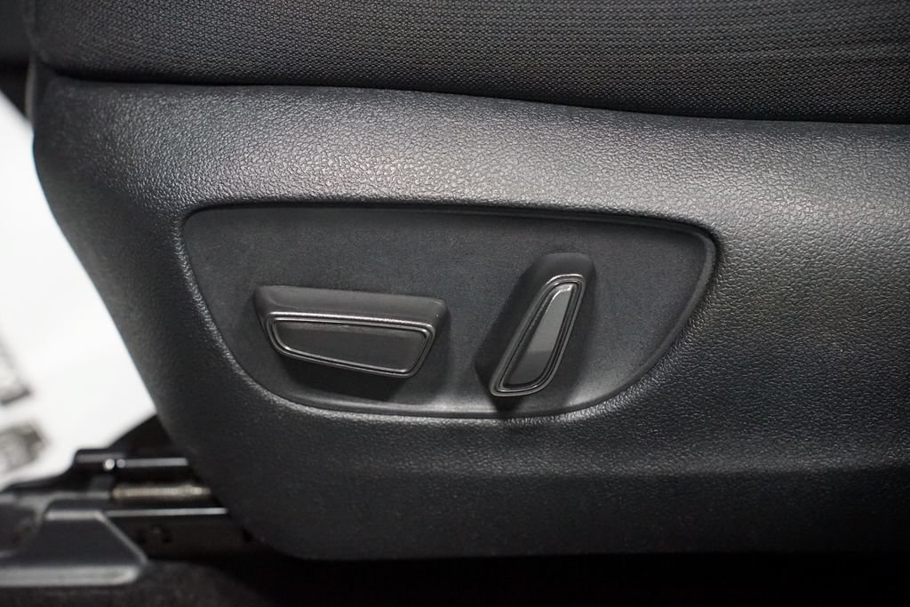 Certified 2025 Toyota Grand Highlander FWD image 33