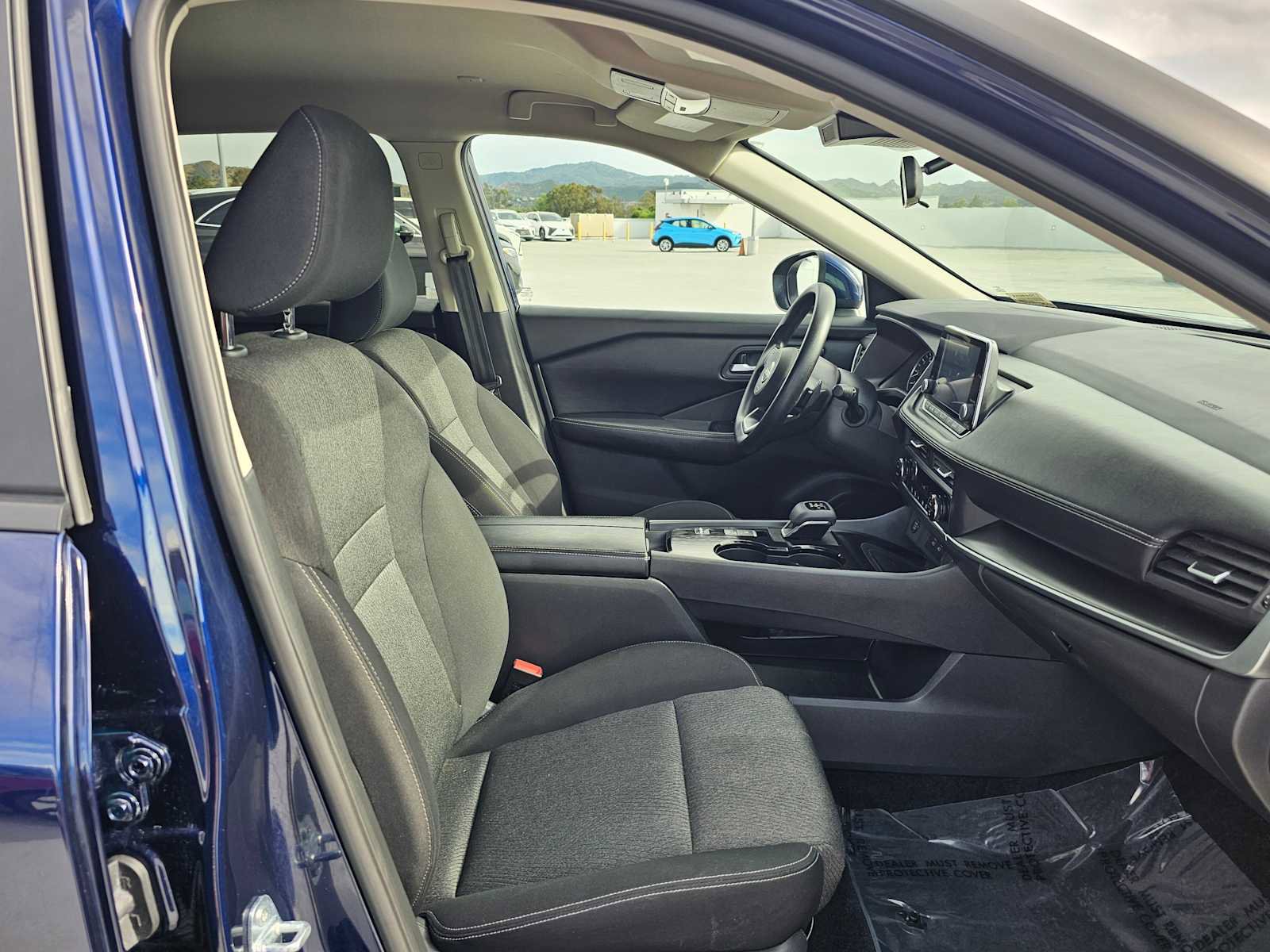 Used 2024 Nissan Rogue SV image 10