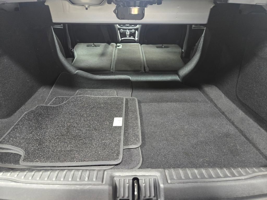 Used 2021 Alfa Romeo Giulia Sprint w/ Nero Edizione image 45