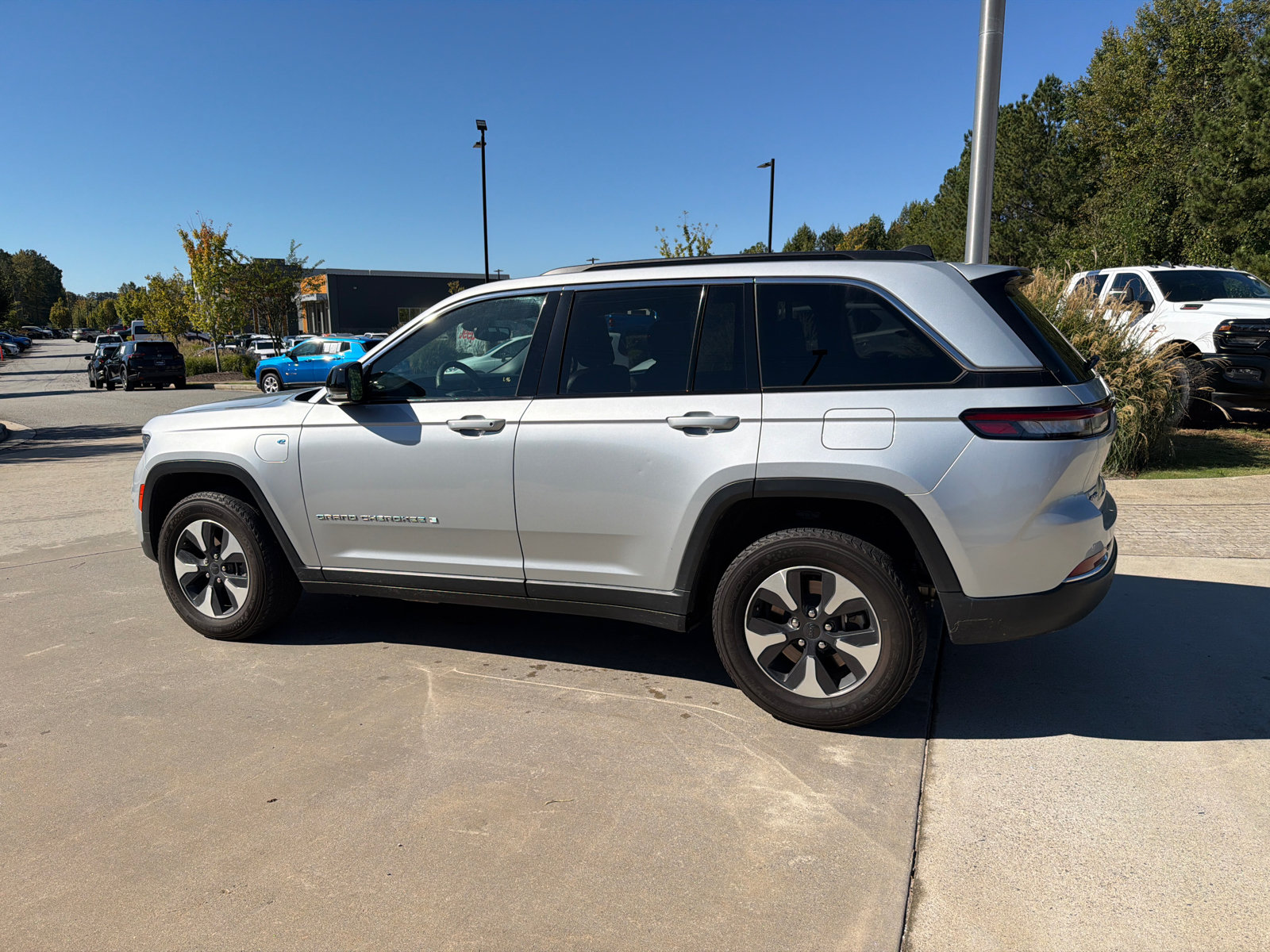 Used 2024 Jeep Grand Cherokee Limited 4xe AWD/4WD image 11