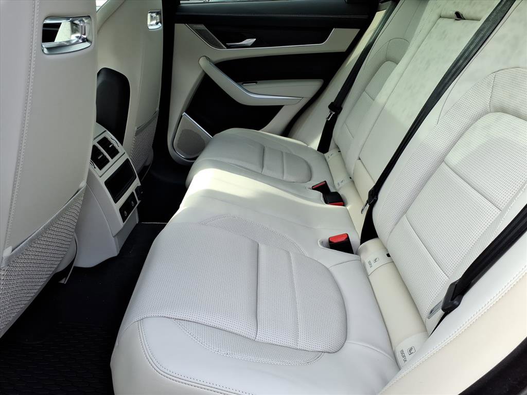 New 2026 Jaguar F-PACE R-Dynamic S image 5
