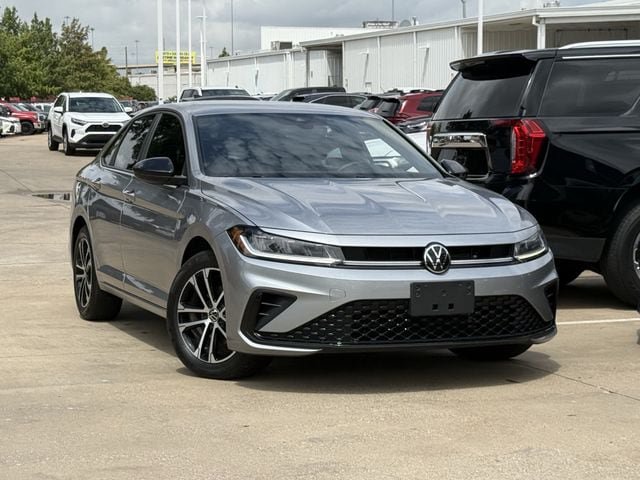 Used 2025 Volkswagen Jetta Sport FWD image 2
