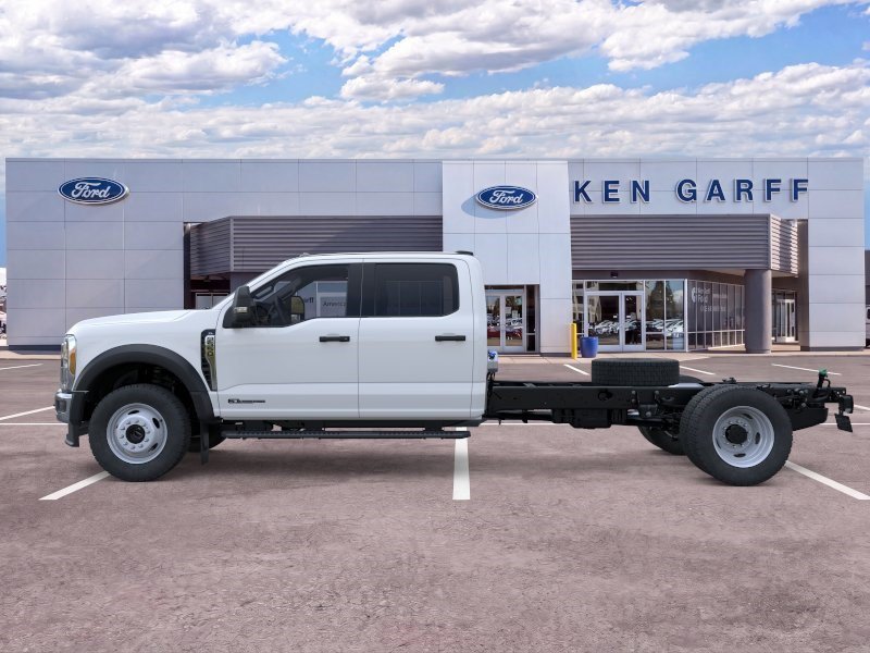 New 2026 Ford F550 4x4 Crew Cab image 3