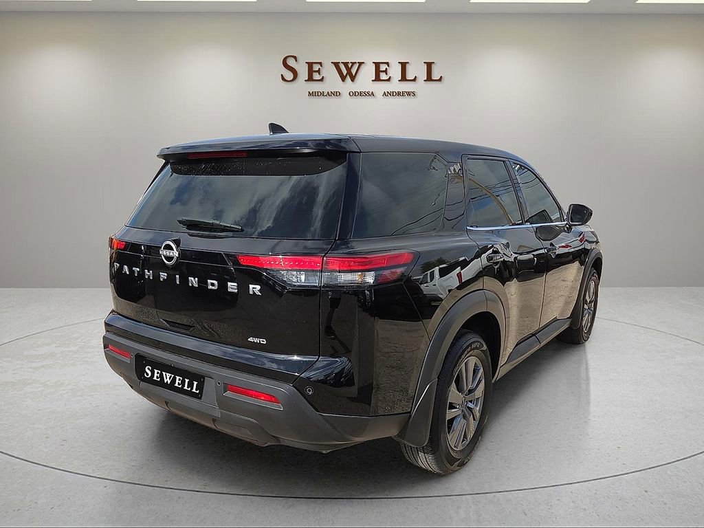 Used 2025 Nissan Pathfinder S image 4