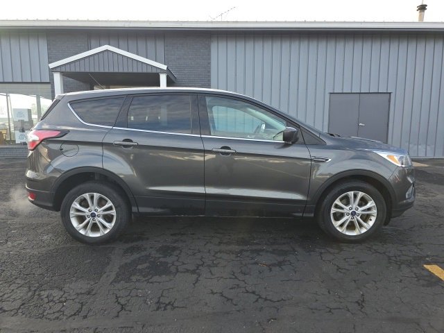 Used 2017 Ford Escape SE image 8