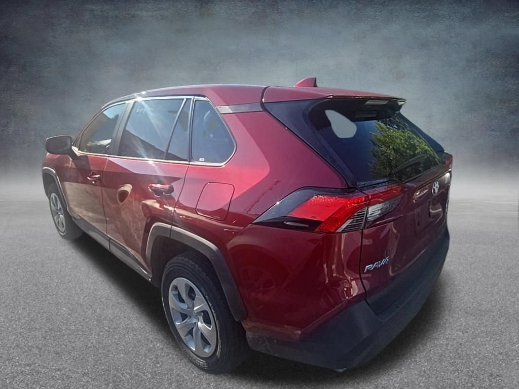 Used 2025 Toyota RAV4 LE AWD/4WD image 5