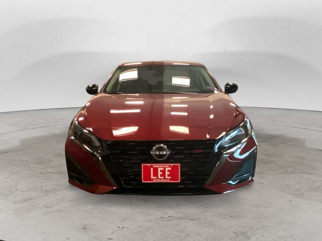 Used 2024 Nissan Altima 2.5 SR FWD image 9