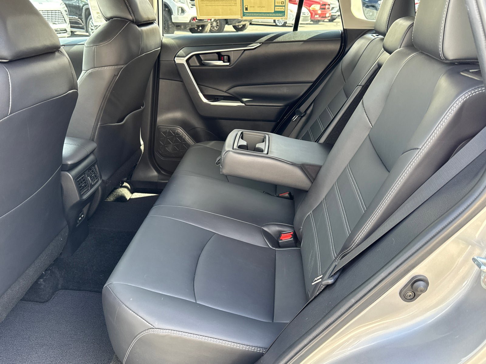 Used 2022 Toyota RAV4 XLE Premium FWD image 19