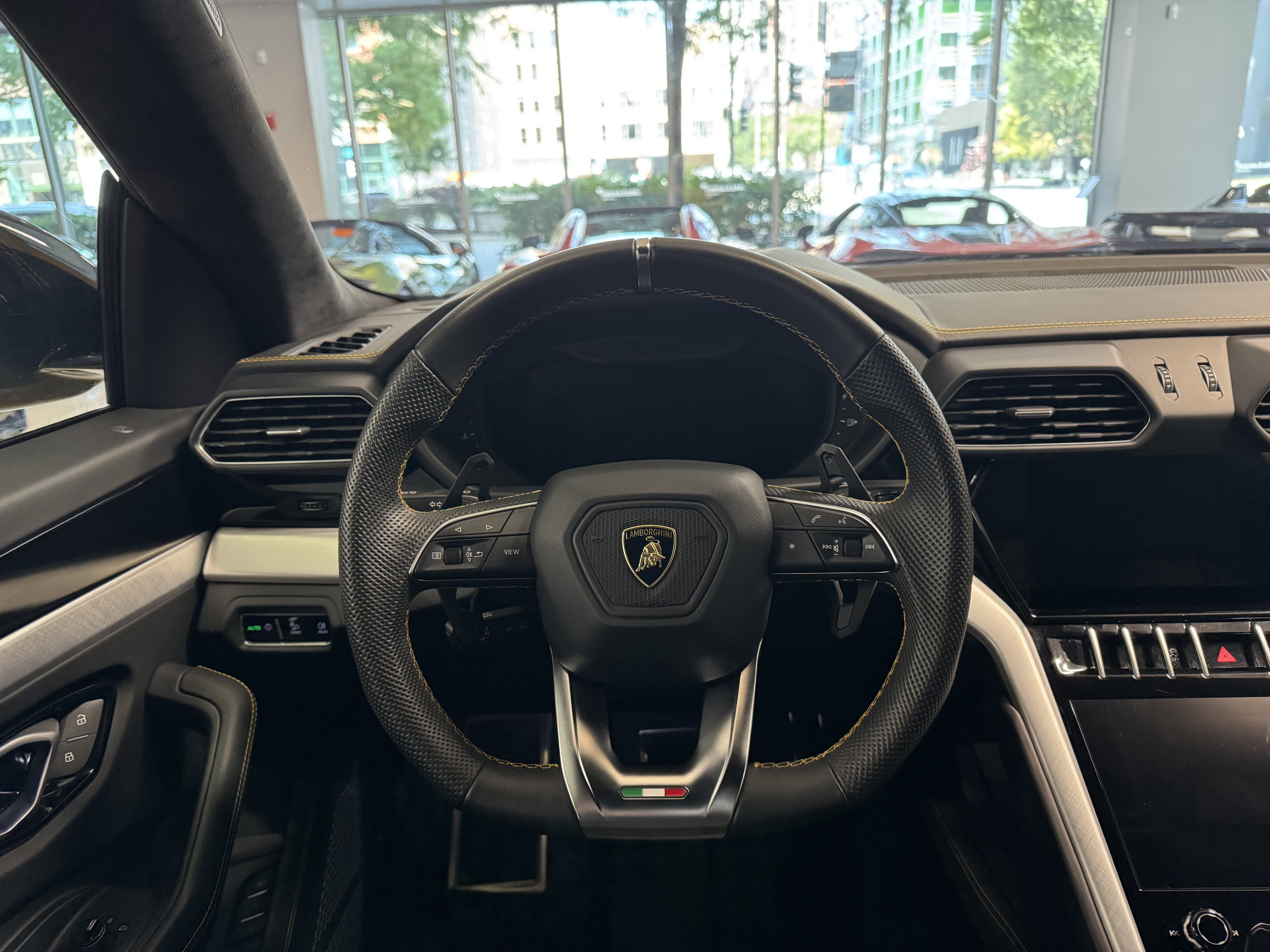 Used 2020 Lamborghini Urus image 4