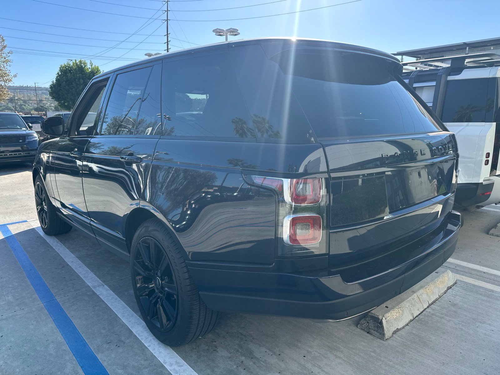 Used 2022 Land Rover Range Rover AWD/4WD image 4
