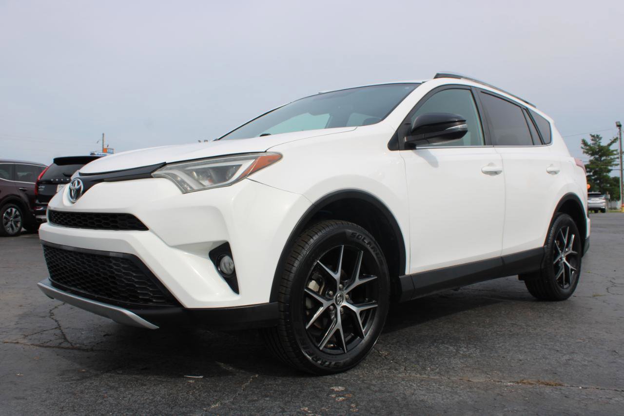 Used 2016 Toyota RAV4 SE FWD image 12