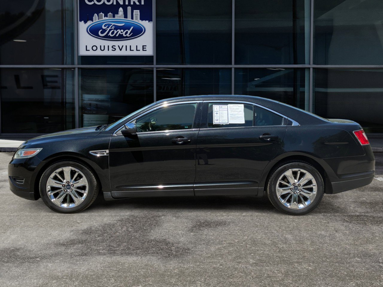 Used 2010 Ford Taurus Limited FWD image 6