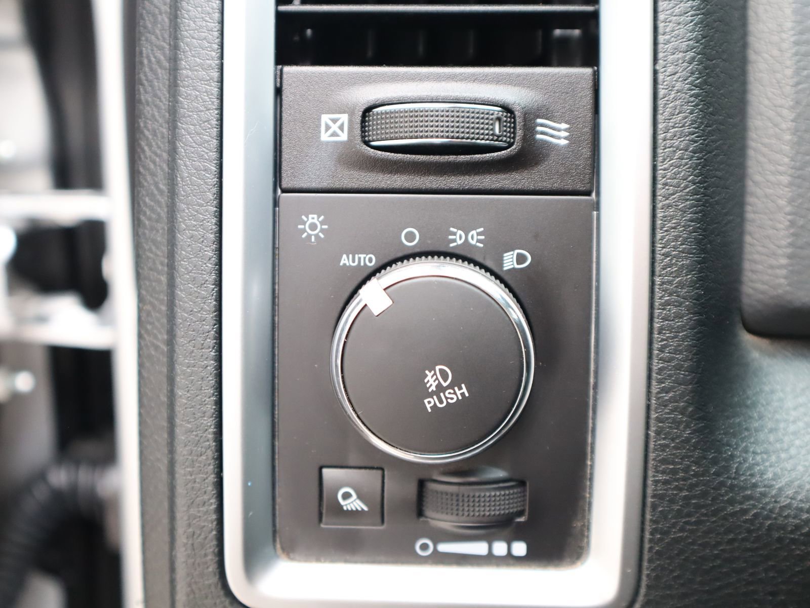 Used 2016 RAM 1500 Big Horn AWD/4WD image 34