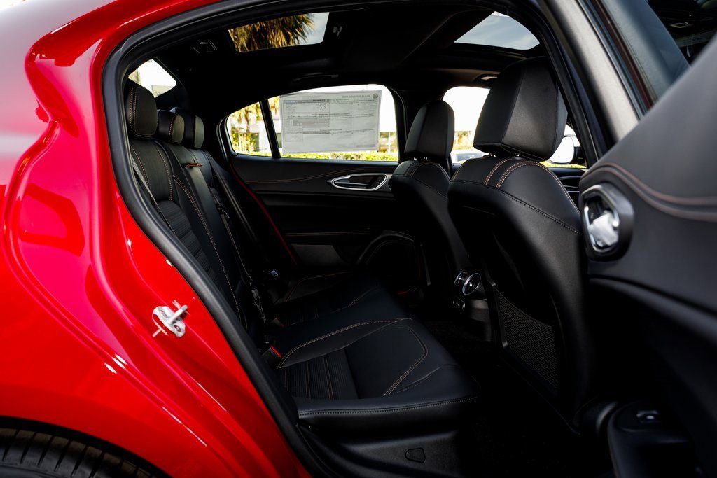 New 2025 Alfa Romeo Giulia w/ Driving Assist Package image 37
