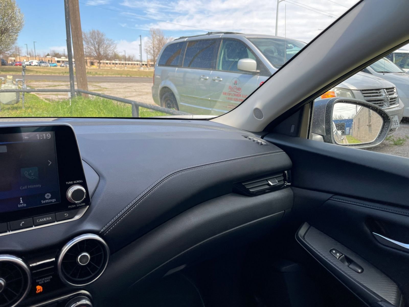 Used 2025 Nissan Sentra SV image 33