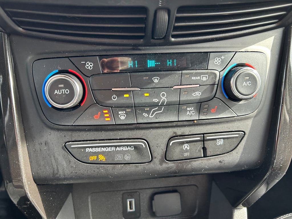 Used 2017 Ford Escape Titanium image 14